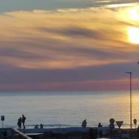 Affittacamere Affreschi Sul Mare Marina Di Pisa